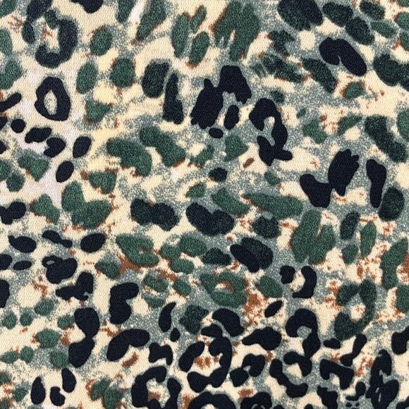 New Jodifl Button Front Blouse Top Size XL Hunter Green Animal Print - Picture 5 of 8